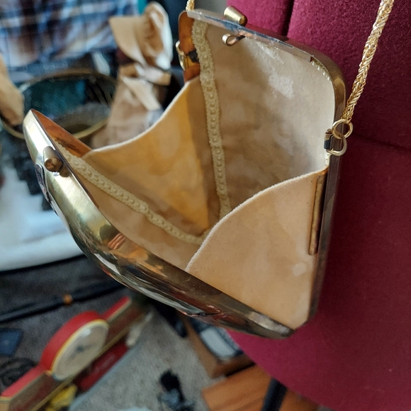 Miriam Marshall - Picture 9 of 14